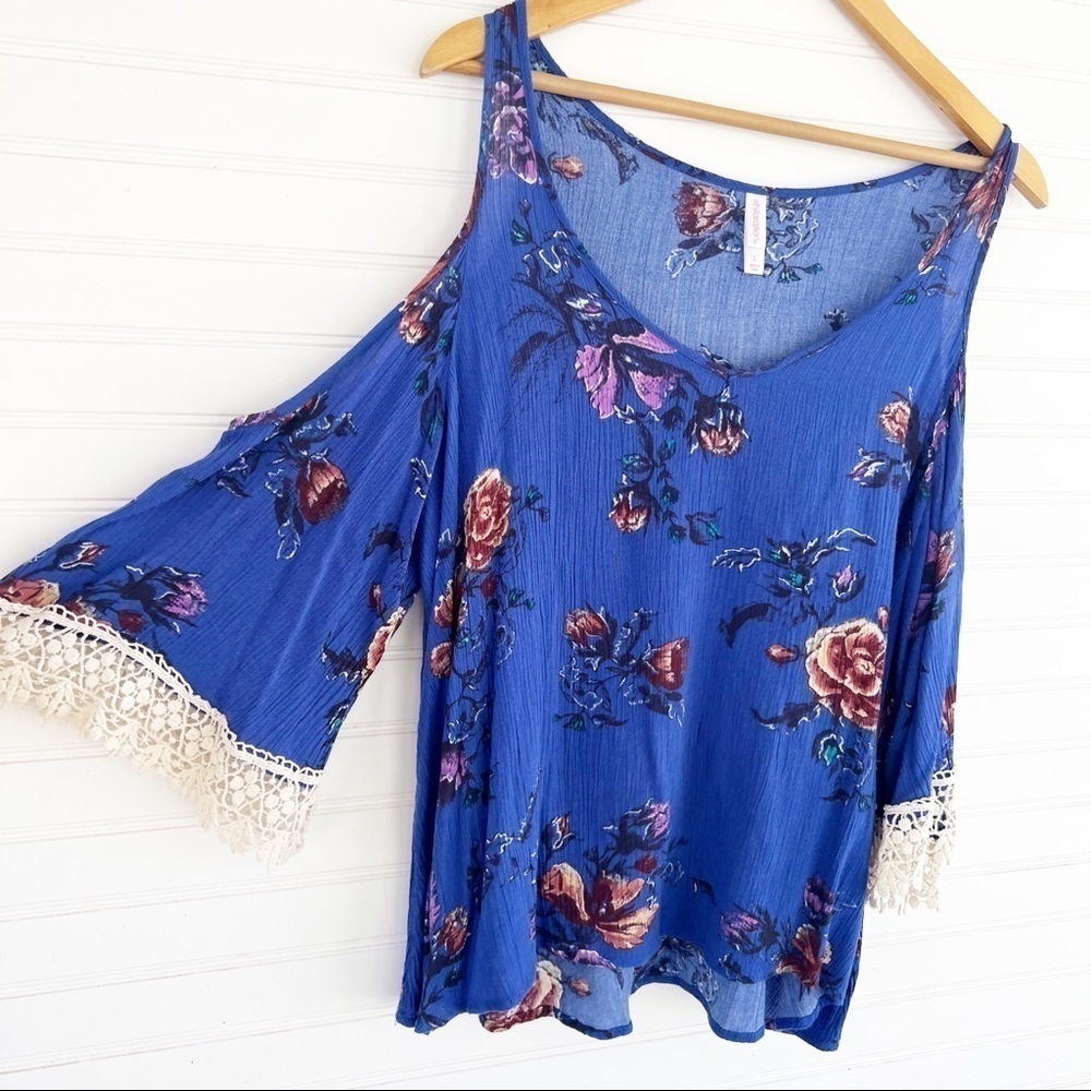 Xhilaration floral cold Shoulder top Size Large - Picture 2 of 7